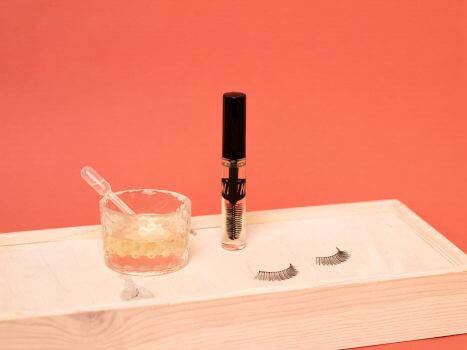 Soin pousse des cils à l’huile de ricin