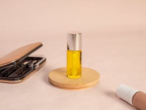 Soin réparateur pour les cuticules