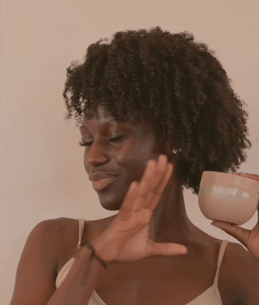 Load video: Beautifying hair mask