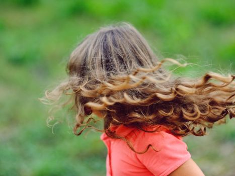 Comment prendre soin des cheveux de nos enfants ? 